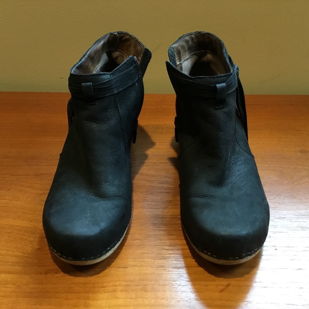 Dansko Booties size 39